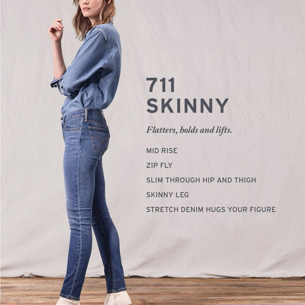 💙 NWT Levi's Sculpt Jeans in Dark Blue